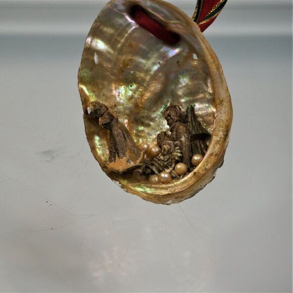 Vintage Christmas Shell Ornament Nativity Scene Diorama In Oyster Shell - Picture 6 of 7